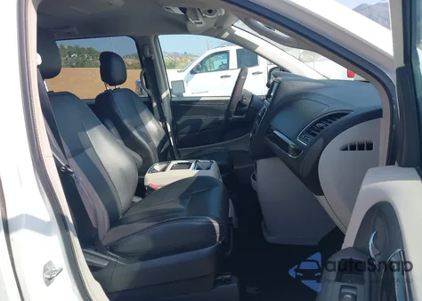 2013 Chrysler Town & Country Touring из США, поврежденный, VIN 2C4RC1BG2DR675021